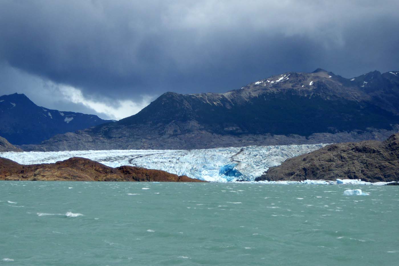 These Are The Top 20 Deepest Lakes In The World 2024   Viedma Lake 