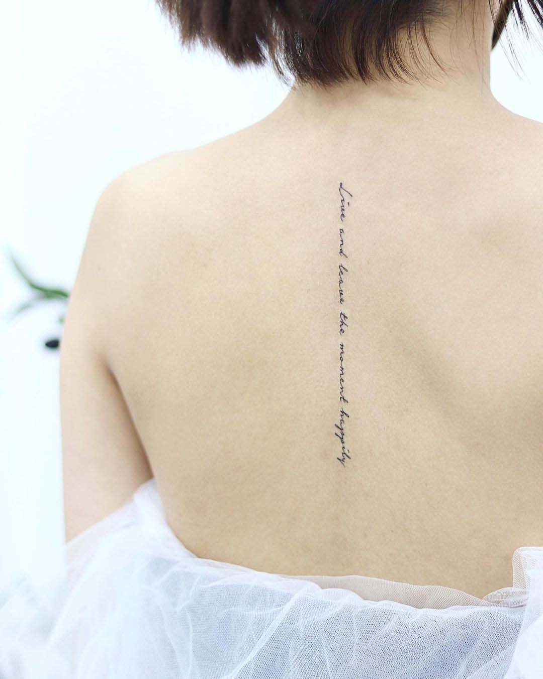 40-chic-and-elegant-small-tattoo-ideas-for-women-2024