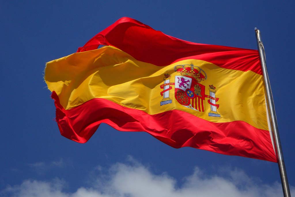 spanish flag cool last names